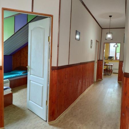 Hostel Vokzal Mukatsjeve Eksteriør bilde