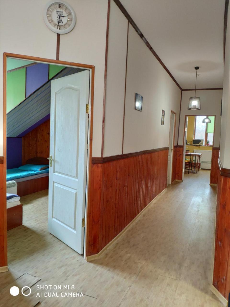 Hostel Vokzal Mukatsjeve Eksteriør bilde